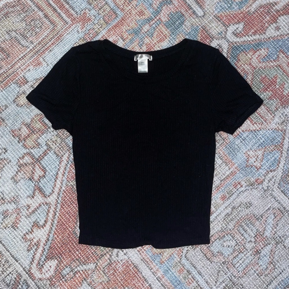 Black ribbed crop top